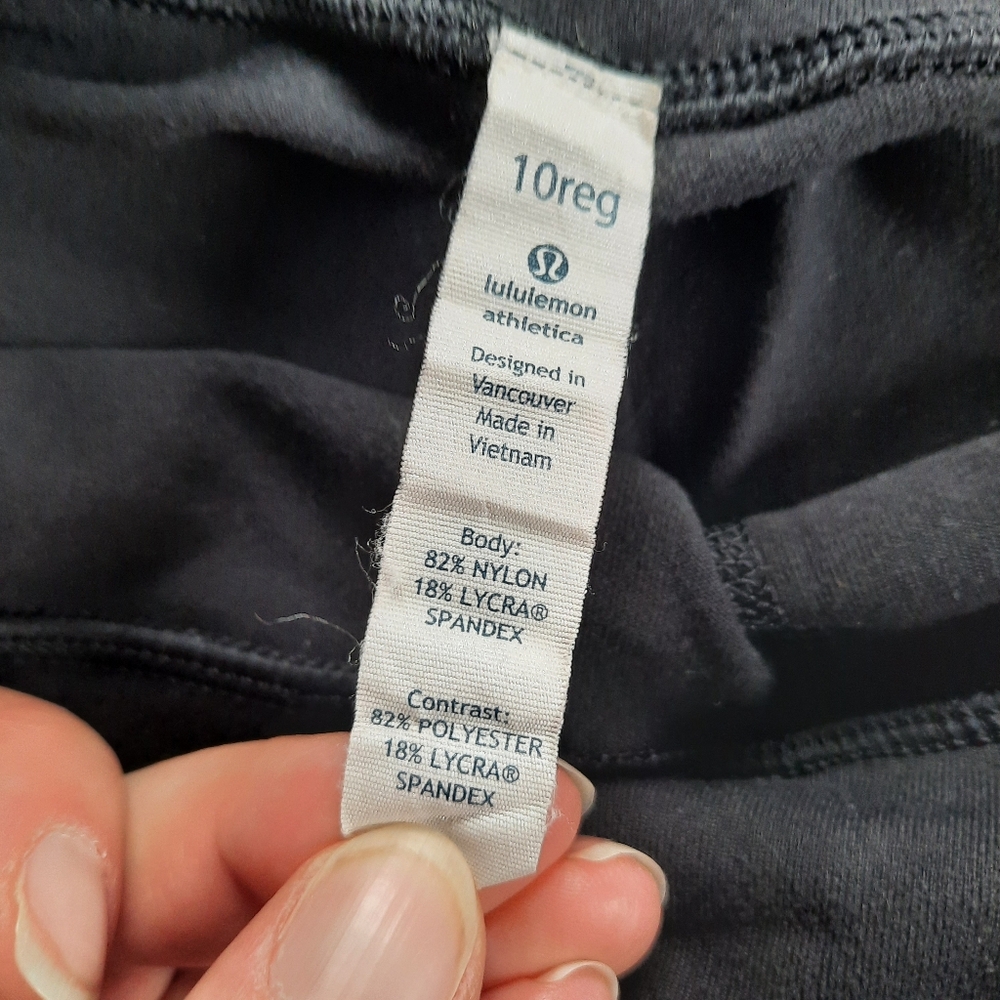 Lululemon Black Reversible Low-Rise Flared Yoga Workout Pants Leggings Size 10 - Picture 9 of 9